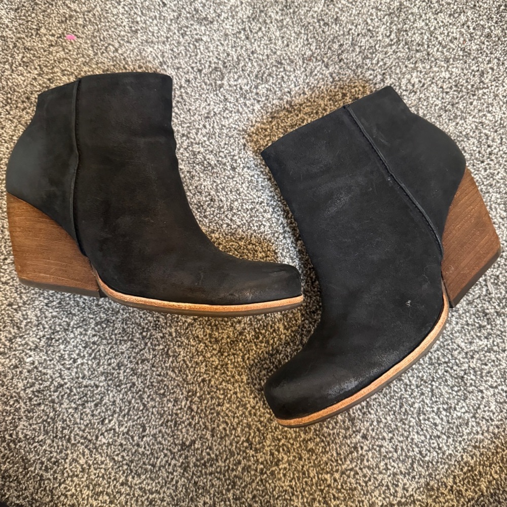 Kork-Ease Natalya Black Leather Wedge Zip Ankle Booties Womens Size 11M - Picture 8 of 10